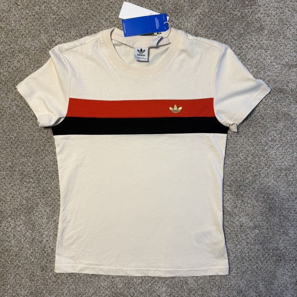 Retro Adidas Originals 'Ski Chic' t-shirt in Wonder White Women’s Size Small